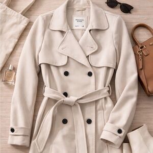 Abercrombie & Fitch Cream Belted Trench Coat – Size Medium- Cream